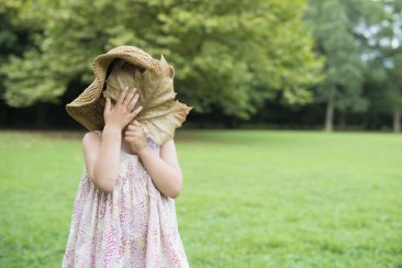 Làm gì để trẻ vượt qua sự nhút nhát?