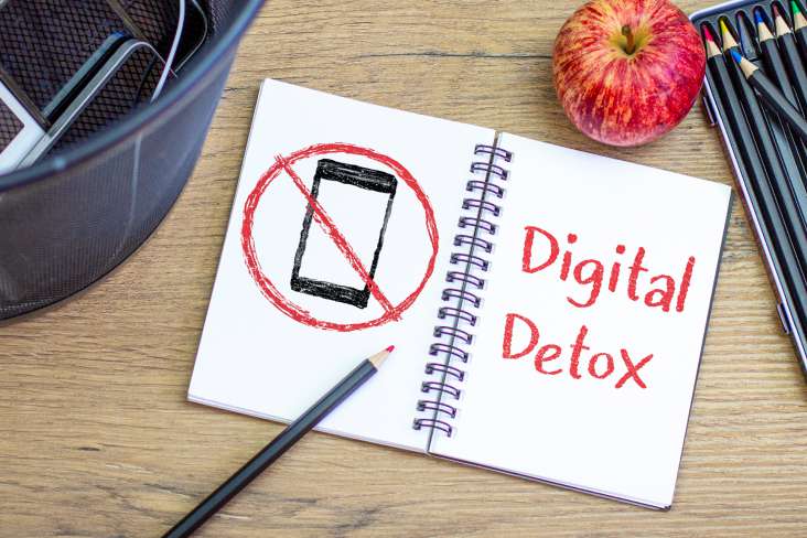 Làm sao để suy nghĩ tích cực giữa thế giới ảo đầy thị phi?