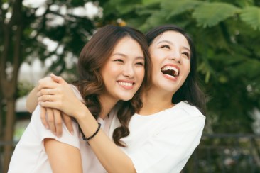 Lý do chúng ta nên “hào phóng” hơn với nụ cười