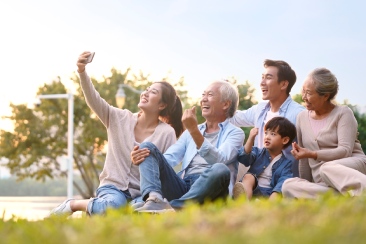 5 khoảng cách trong gia đình hiện đại - Làm gì để thấu hiểu và vượt qua?