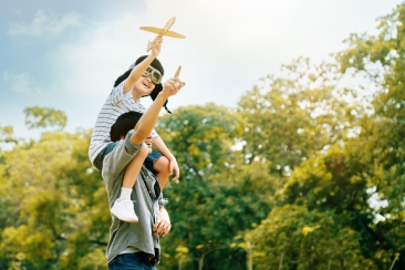 Hãy để con tự lớn, cha mẹ đừng lớn “hộ” con nhé!