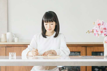 Sắp xếp bàn làm việc cùng phù thuỷ dọn nhà Marie Kondo