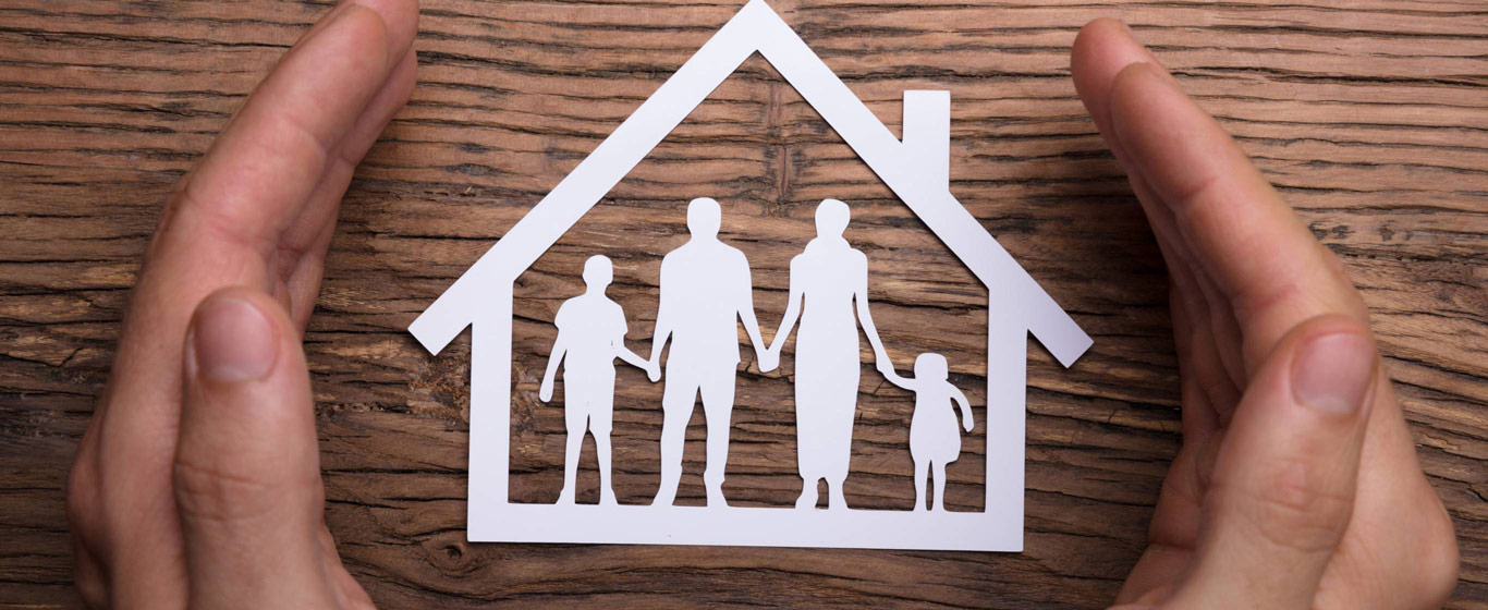 Mua bảo hiểm hay gửi tiết kiệm: Giải pháp nào có lợi?