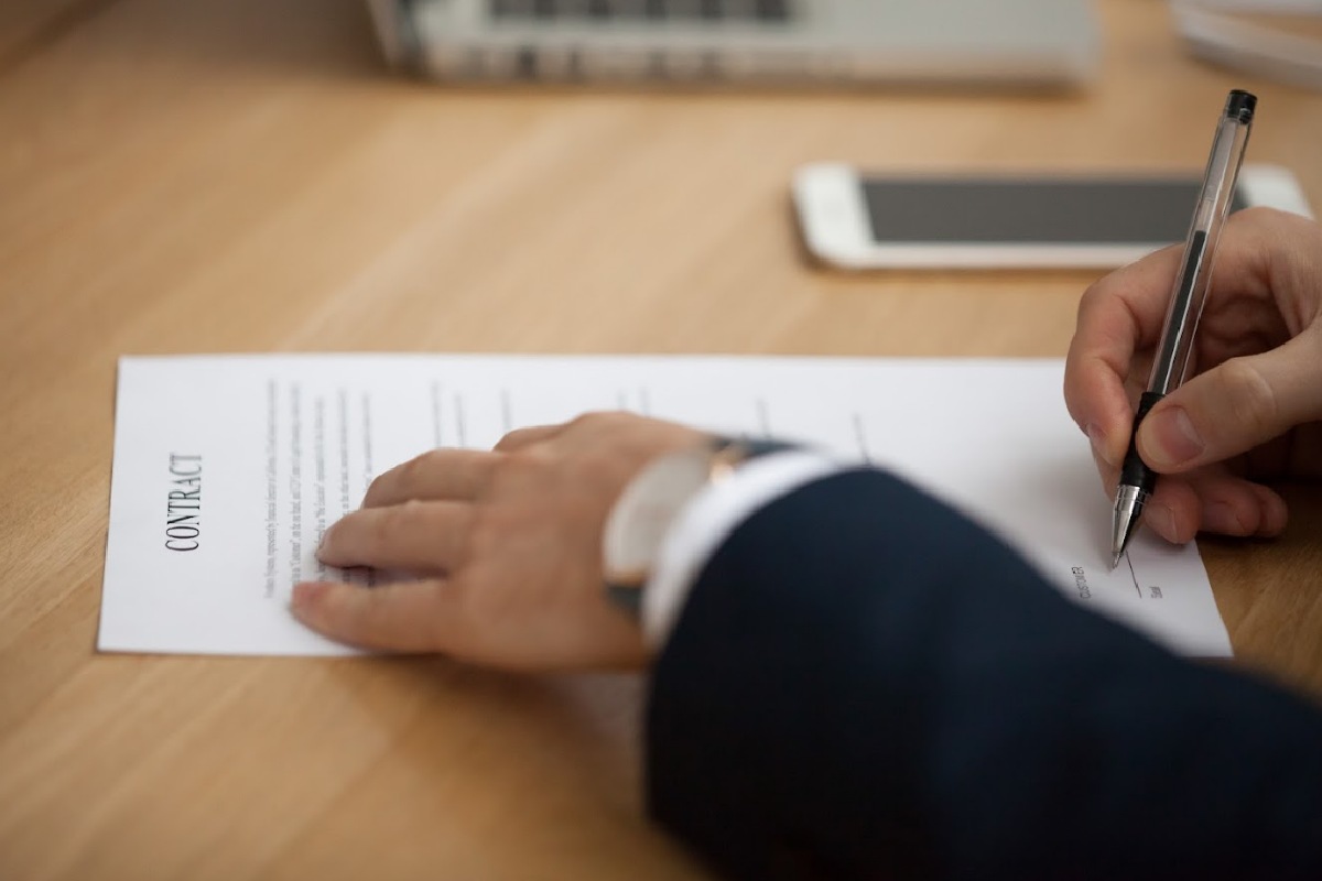 Tái bảo hiểm là gì? Đặc điểm của hợp đồng tái bảo hiểm