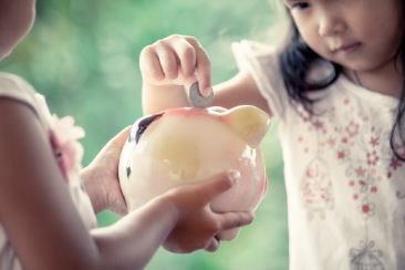 Dạy trẻ cách kiếm tiền, cha mẹ nên bắt đầu từ đâu?