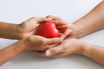 Quyên góp và bài học về sự tử tế cho con