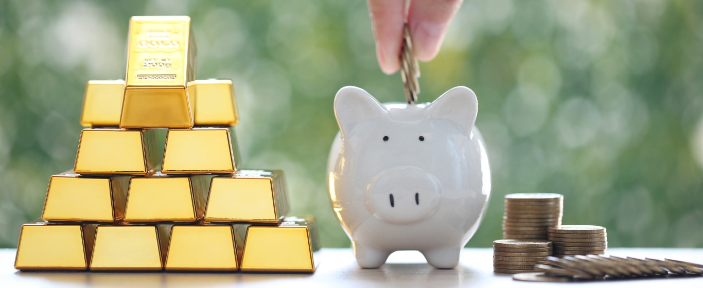 Nên mua vàng hay gửi tiết kiệm để tích lũy lâu dài có lợi hơn?