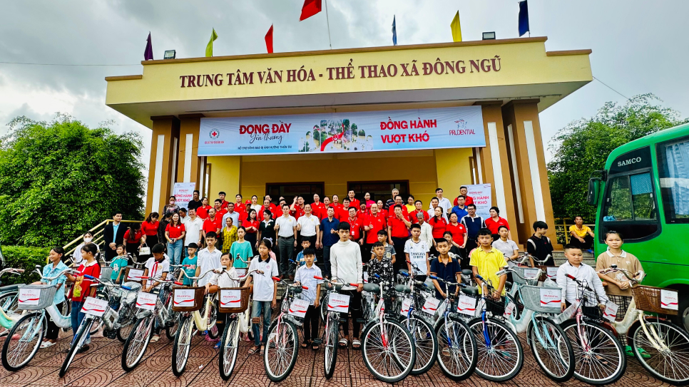 Chương trình "Cùng em đến trường" tại Hà Nội