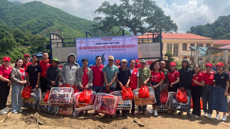 Chương trình "Đong đầy yêu thương" tại Sơn La