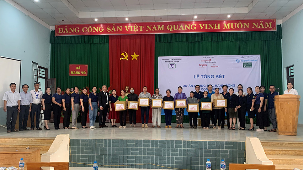 Các hộ gia đình khó khăn tại Bình Thuận được nhận quà hỗ trợ Tết