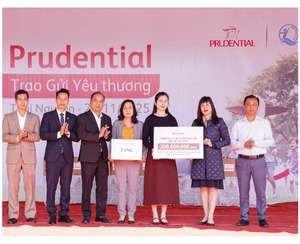 Prudential hỗ trợ những gia đình khó khăn, chịu ảnh hưởng bởi bão lũ tại các tỉnh thành miền Trung và miền Bắc