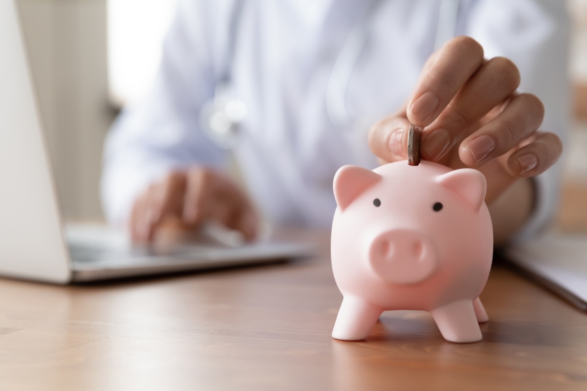 tích lũy quỹ trong ống heo để mua bảo hiểm bắt buộc