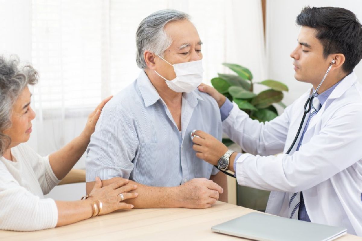 bao-hiem-cho-nguoi-gia-hieu-du-chon-dung-de-an-tam-vui-song-1200x800-1