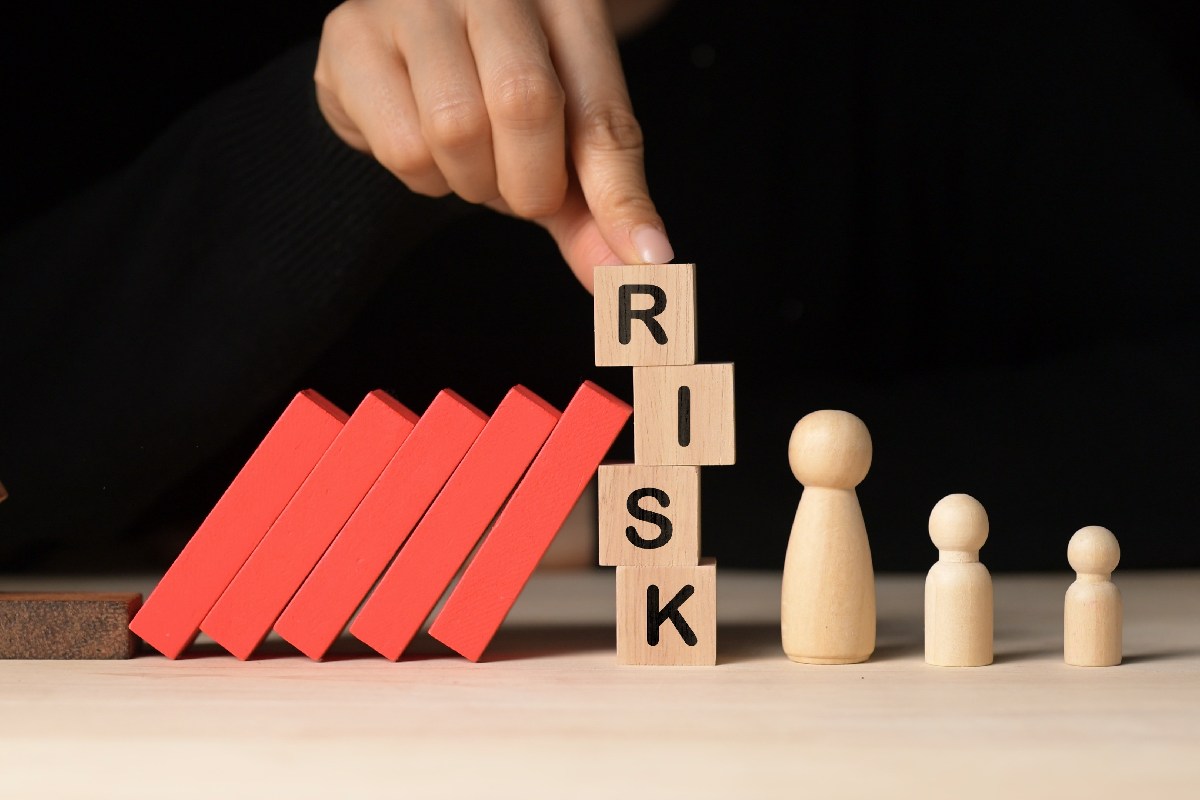 rui-ro-la-gi-cac-loai-rui-ro-bao-hiem-nguoi-tham-gia-can-biet-1200x800-1