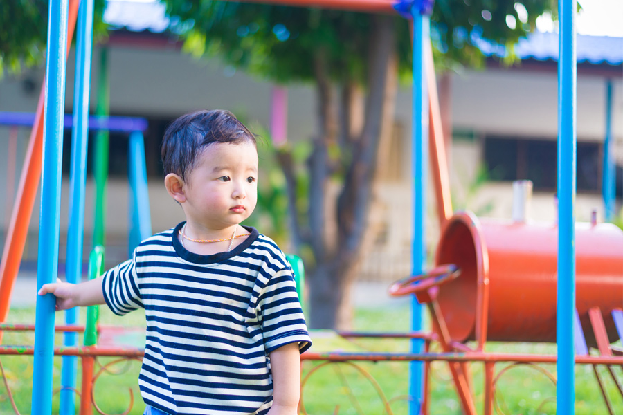 5-dau-hieu-canh-bao-tre-mac-tu-ky-cha-me-can-biet-1200x800-1