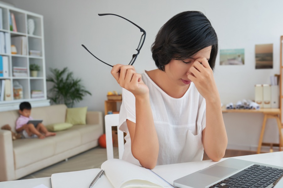 ap-luc-cua-me-con-co-thau-1-1200x800-2