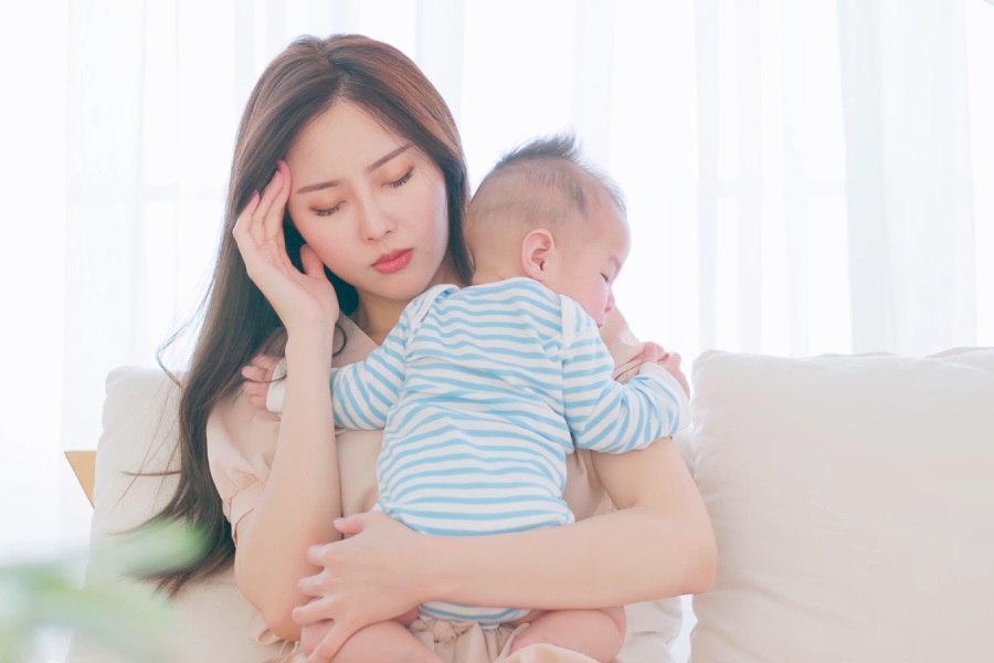 ap-luc-cua-me-con-co-thau-1-1200x800-1