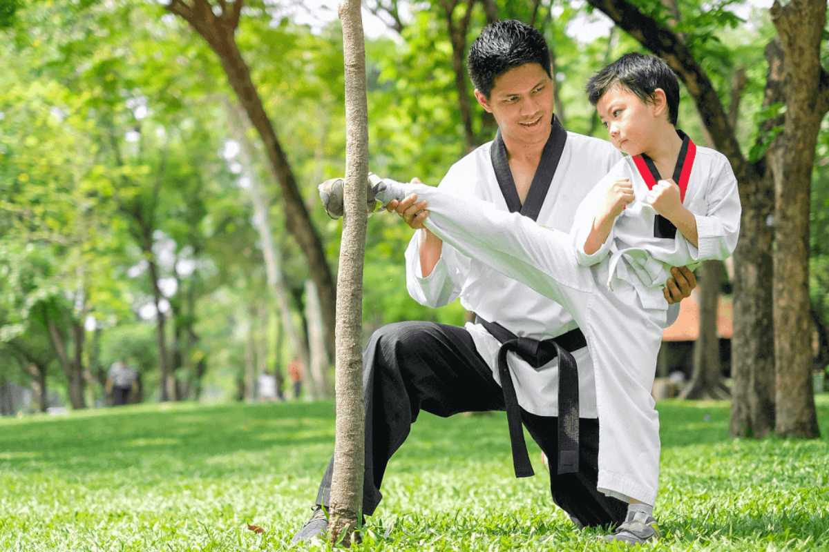 Bạo lực học đường là gì? Phân loại, biểu hiện và giải pháp