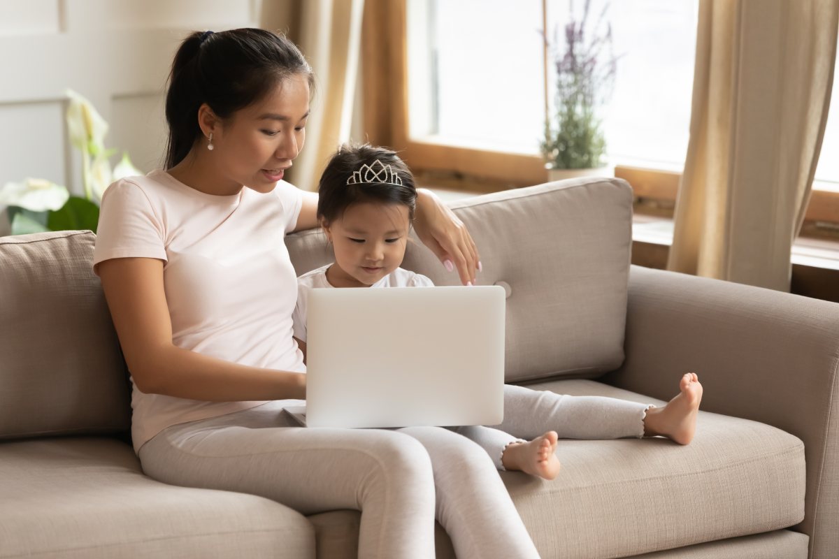 chung-ta-dang-phai-doi-mat-voi-ap-luc-gia-dinh-nhu-the-nao-1200x800-2