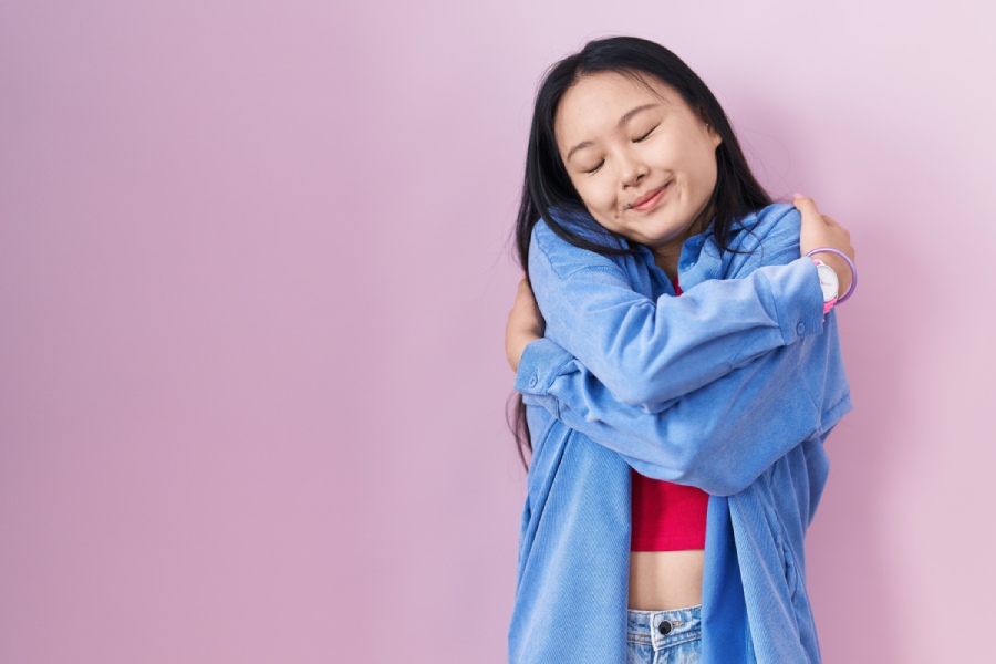 dung-quen-rang-ban-phai-luon-yeu-thuong-ban-than-minh-dau-tien-1200x800-1