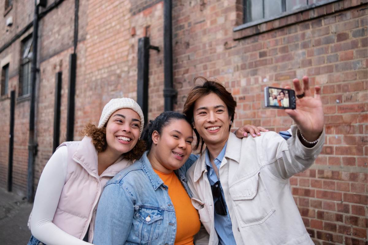 gen-z-va-nhung-suy-nghi-tieu-cuc-thau-hieu-de-thoat-ra-1200x800-1