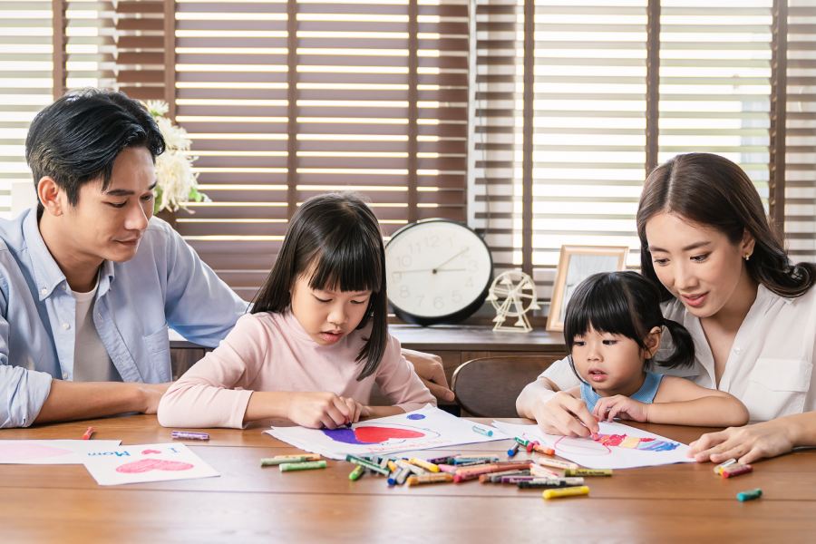 hay-yeu-thuong-can-bang-vi-tat-ca-deu-la-con-cua-cha-me-1200x800-4