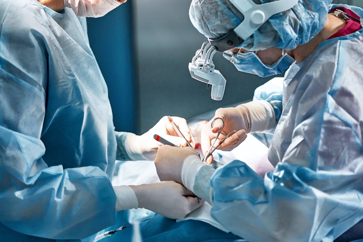 chi-phi-mo-tri-co-bao-hiem-het-bao-nhieu-tien-1200x800-1