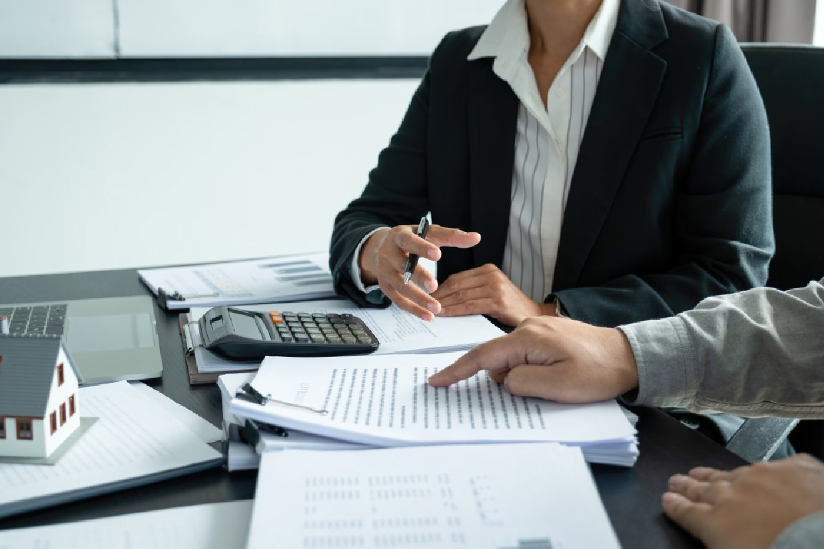 doanh-nghiep-bao-hiem-la-gi-nghia-vu-va-quyen-loi-the-nao-1200x800-4