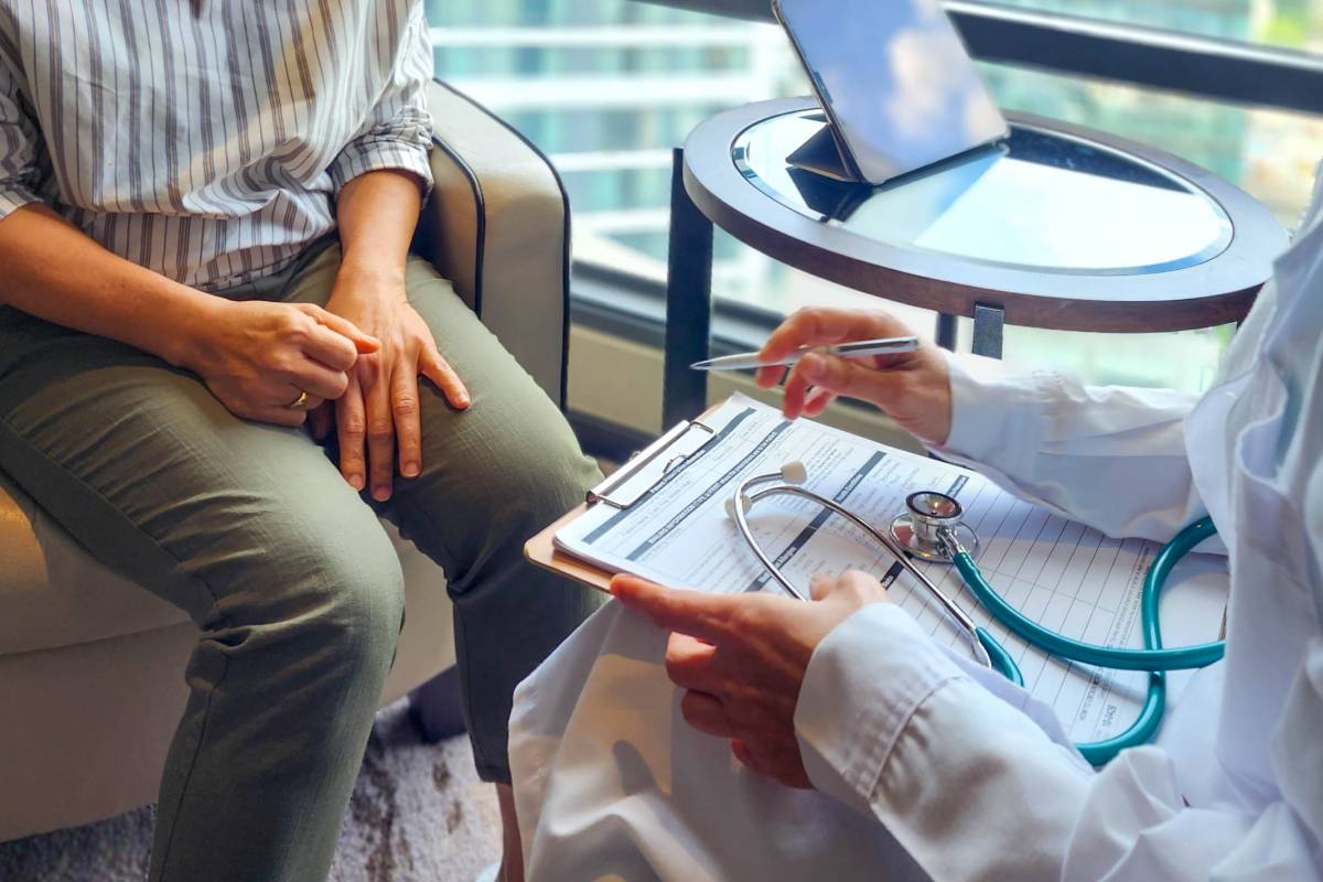 bao-hiem-suc-khoe-la-gi-nhung-loi-ich-noi-bat-khong-nen-bo-qua-1200x800-1