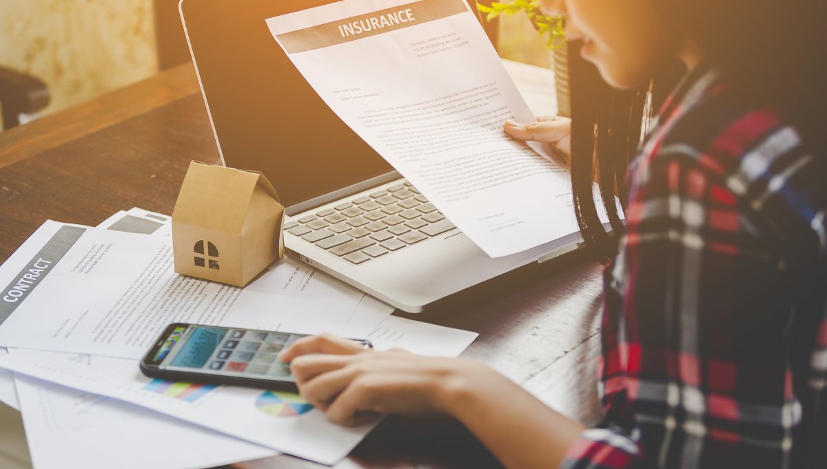 cô gái tính toán kĩ về việc rút tiền bảo hiểm prudential trước hạn