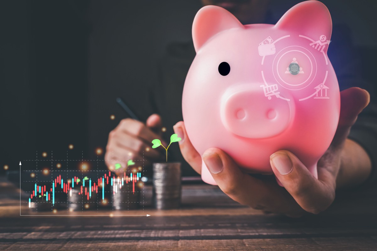 Cách tiết kiệm tiền 'bỏ ống heo' công nghệ cao