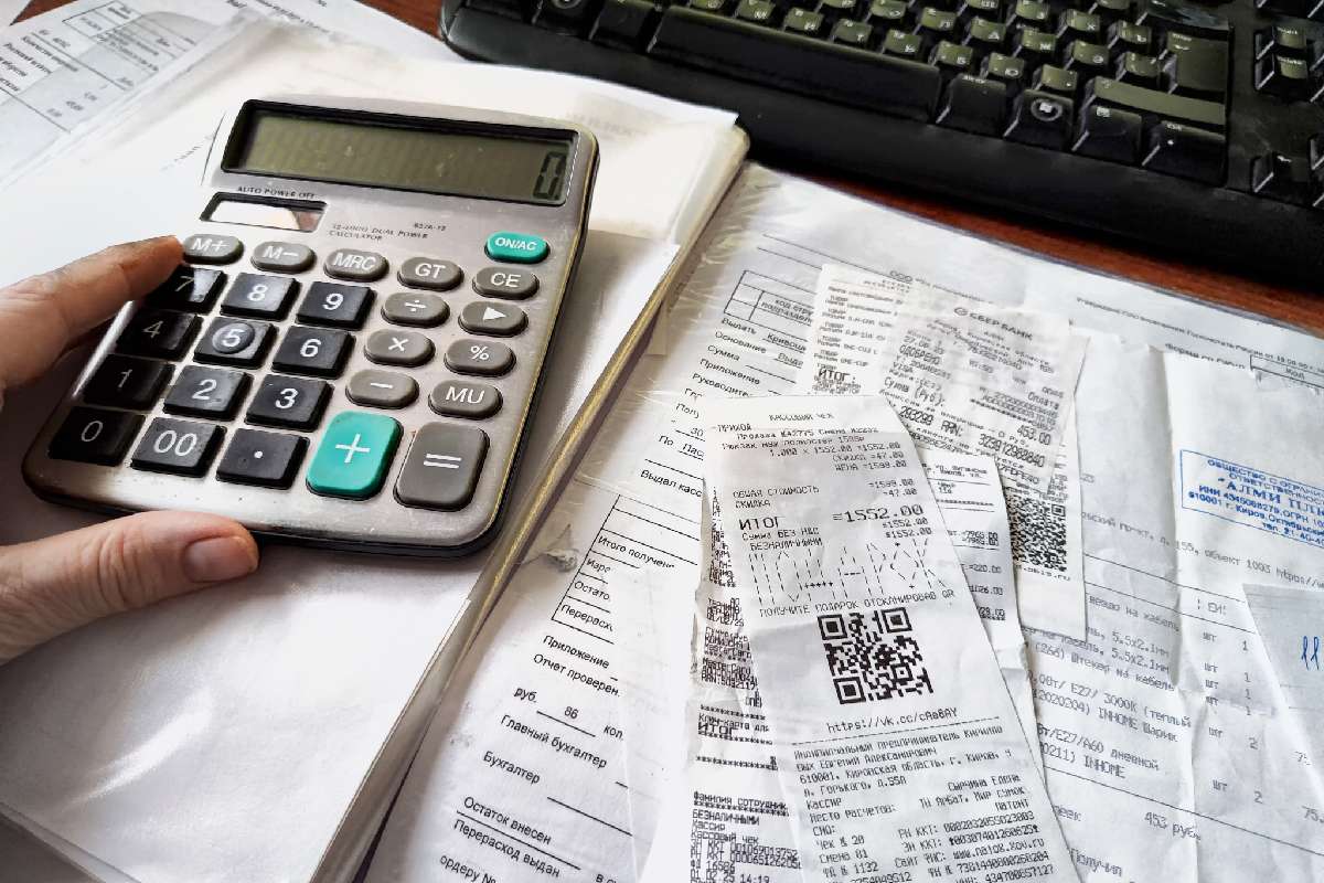 Quản lý chi tiêu trong gia đình hàng tháng như thế nào hợp lý?