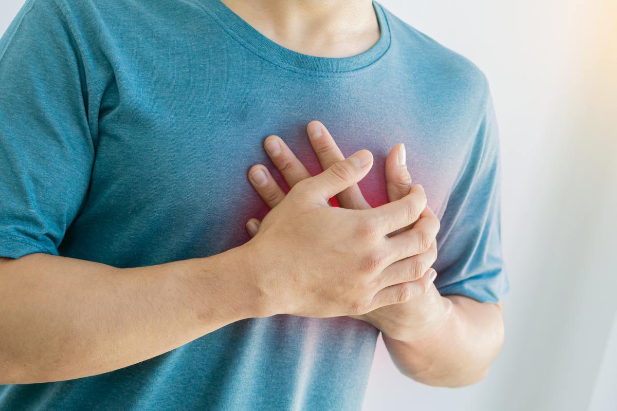 Nhận diện ngay 10 dấu hiệu ngộ độc thực phẩm và cách xử lý