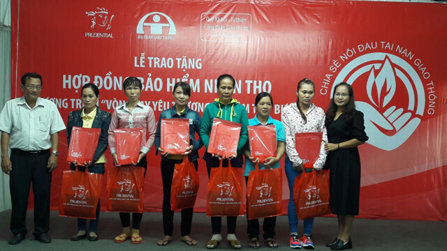 Chương trình Vòng tay yêu thương an tâm tiếp bước