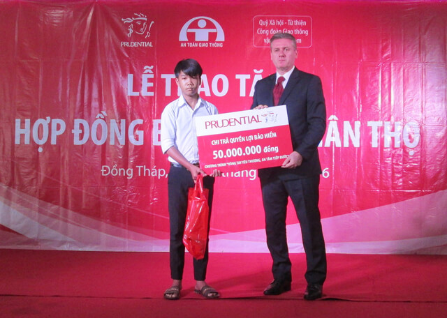 Chương trình Vòng tay yêu thương an tâm tiếp bước