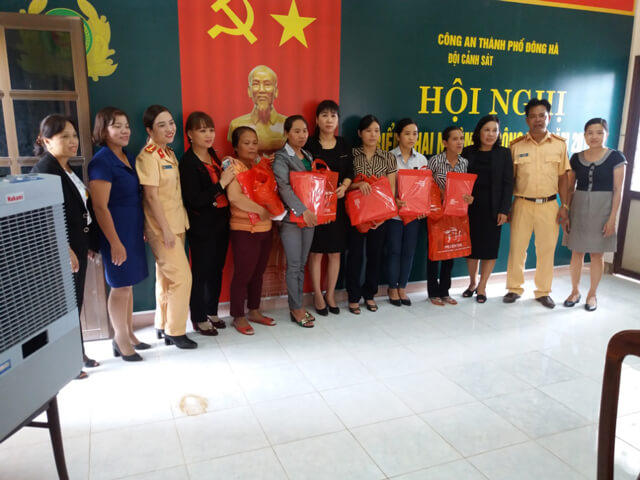 Chương trình Vòng tay yêu thương an tâm tiếp bước