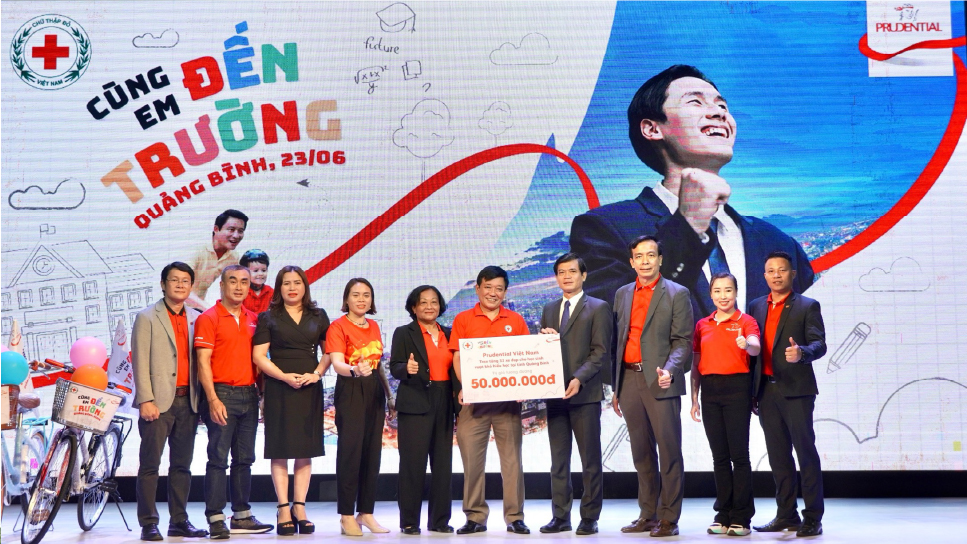 Hành trình "Cùng em đến trường" tại Quảng Bình