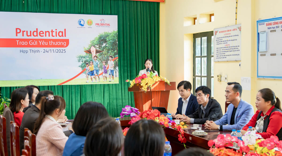 prudential-ho-tro-nhung-gia-dinh-kho-khan-chiu-anh-huong-boi-bao-lu-tai-cac-tinh-thanh-mien-trung-va-mien-bac-3