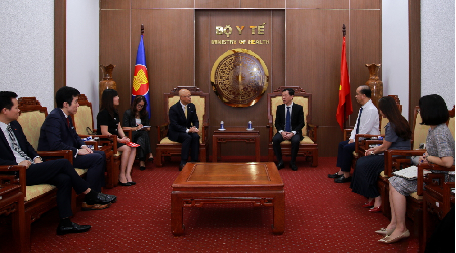 prudential-viet-nam-chung-tay-khac-phuc-hau-qua-sau-mua-lu-trao-gui-yeu-thuong-den-nguoi-dan-khu-vuc-bi-anh-huong-2