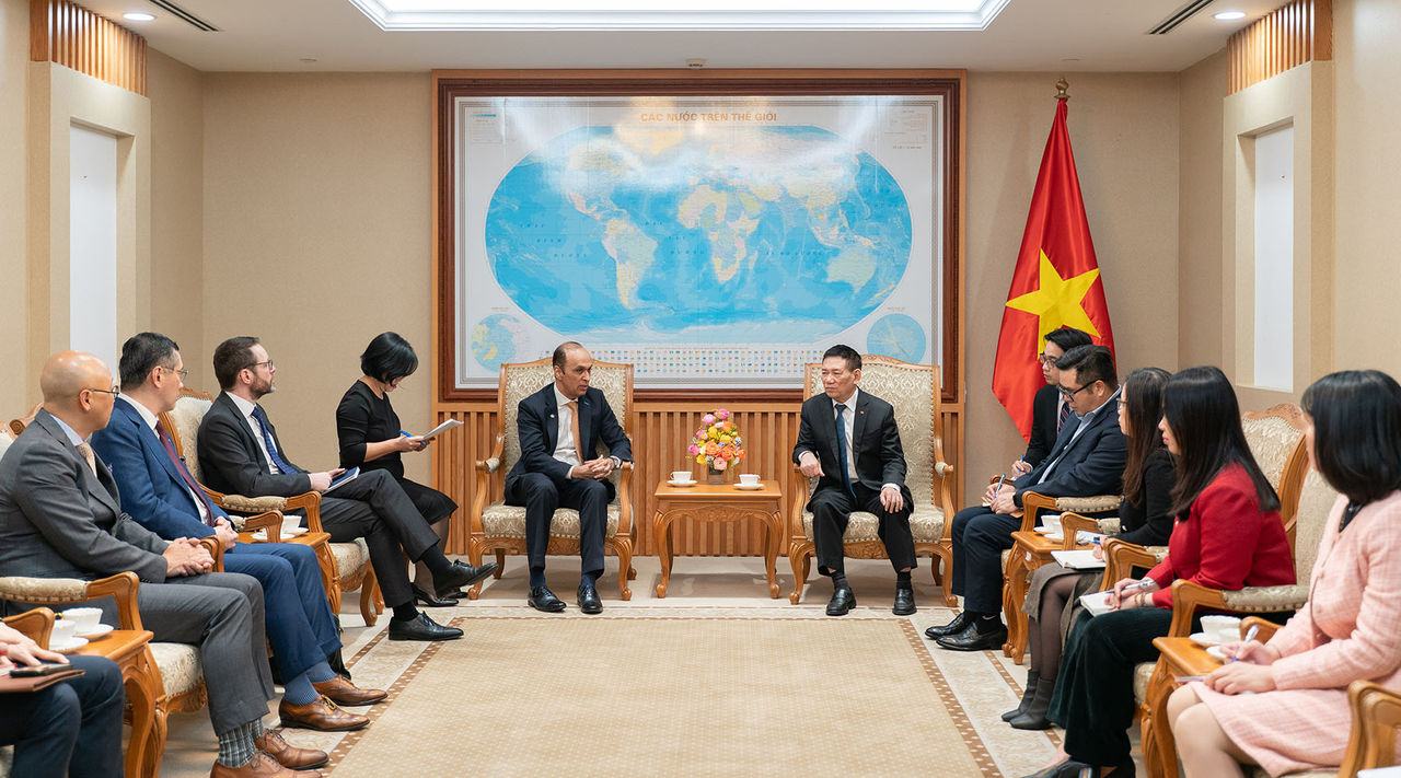 tong-giam-doc-tap-doan-prudential-tai-khang-dinh-cam-ket-dai-han-voi-viet-nam-trong-buoi-doi-thoai-cap-cao-1